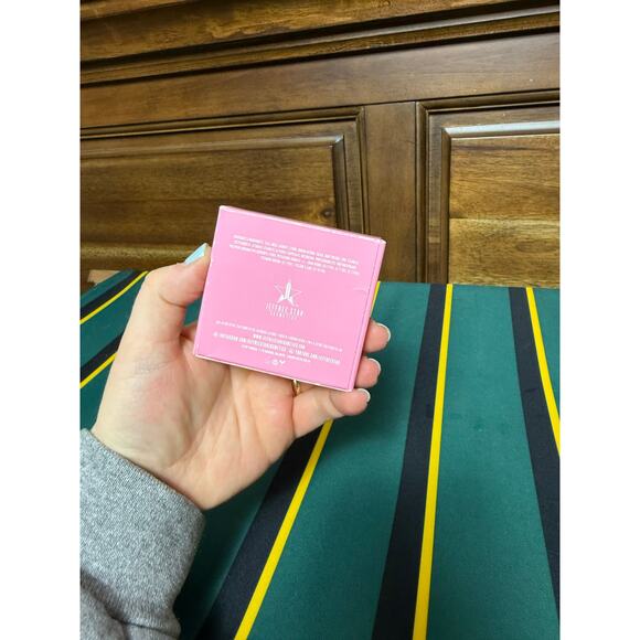 Jeffree Star Cosmetics Pressed Pigment Eyeshadow Private Island NEW IN BOX - Picture 4 of 4